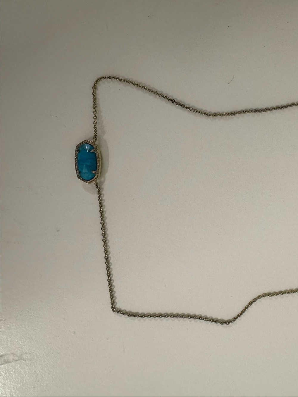 KENDRA SCOTT Elisa Gold Short Pendant Necklace with Turquoise-Colored Stone